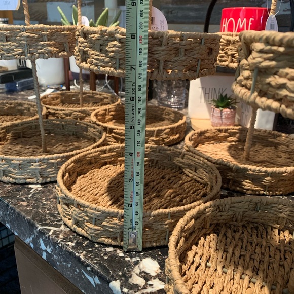 Last one‼️Super cute wicker tiered trays!!! - Picture 6 of 8